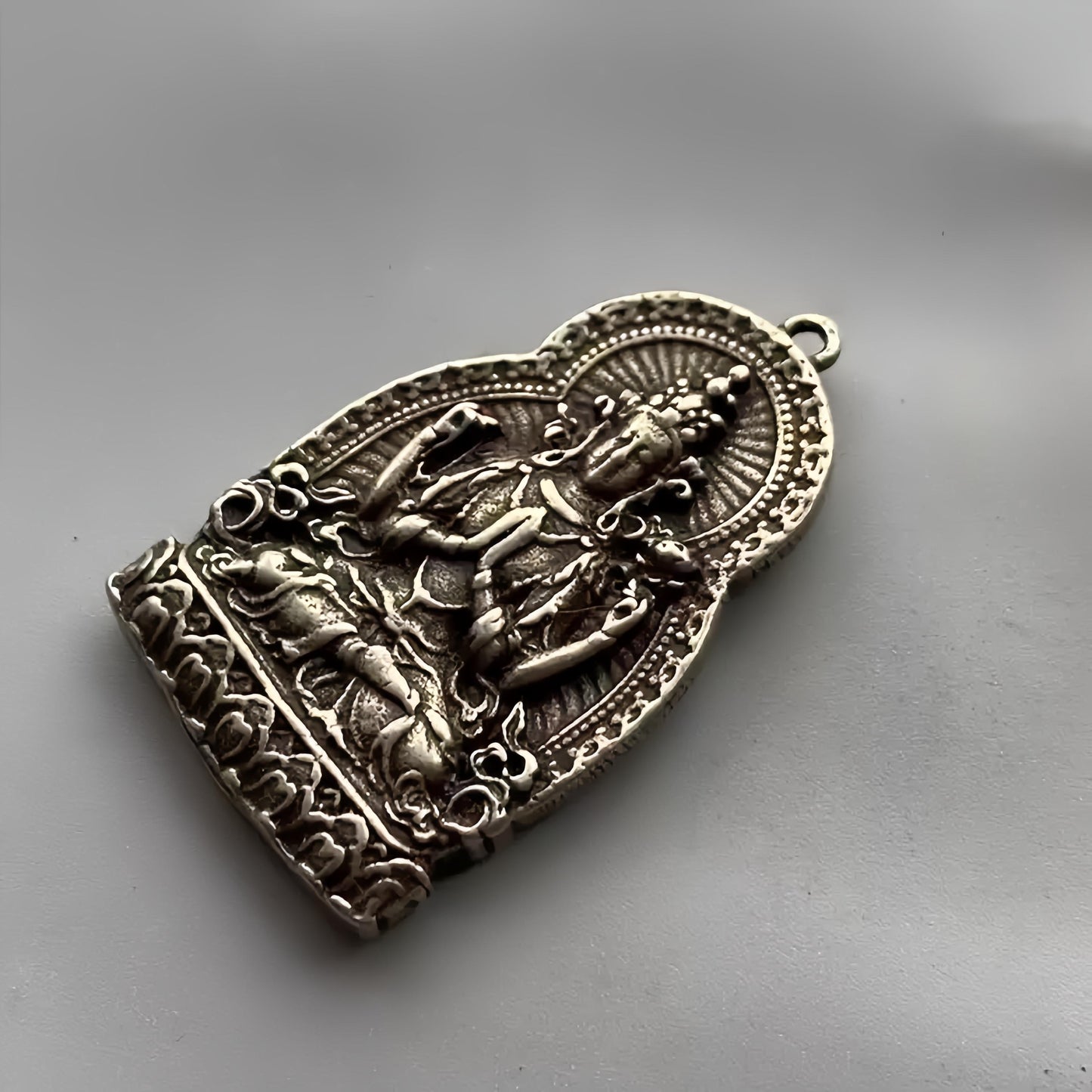 纯白铜观音菩萨吊坠 | 四臂观音项链 | 双面佛教慈悲护身符